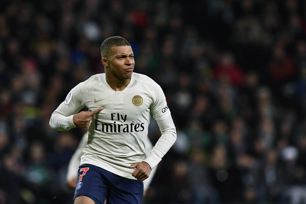 连续6场顶级联赛破门！勒温生涯首次做到，也是利兹联65年来首人